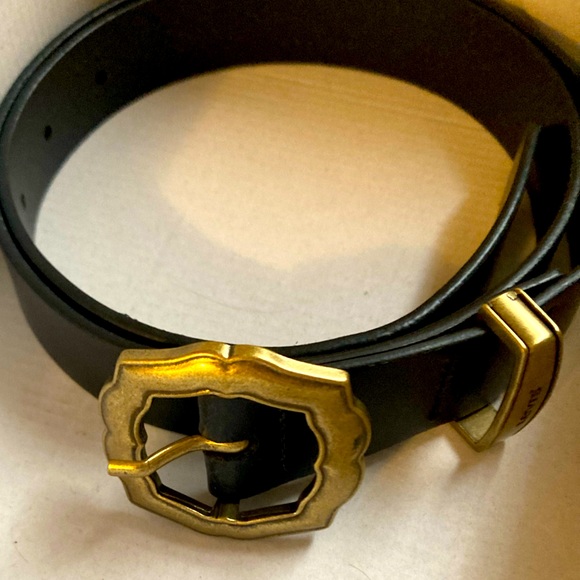 Levi’s black leather belt - Picture 1 of 4